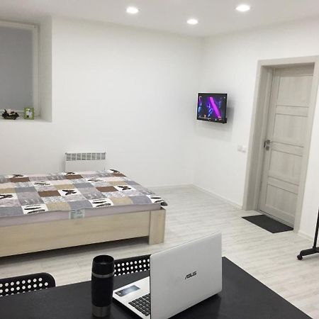 Cozy Underground Apartment At The Center Jersón Exterior foto